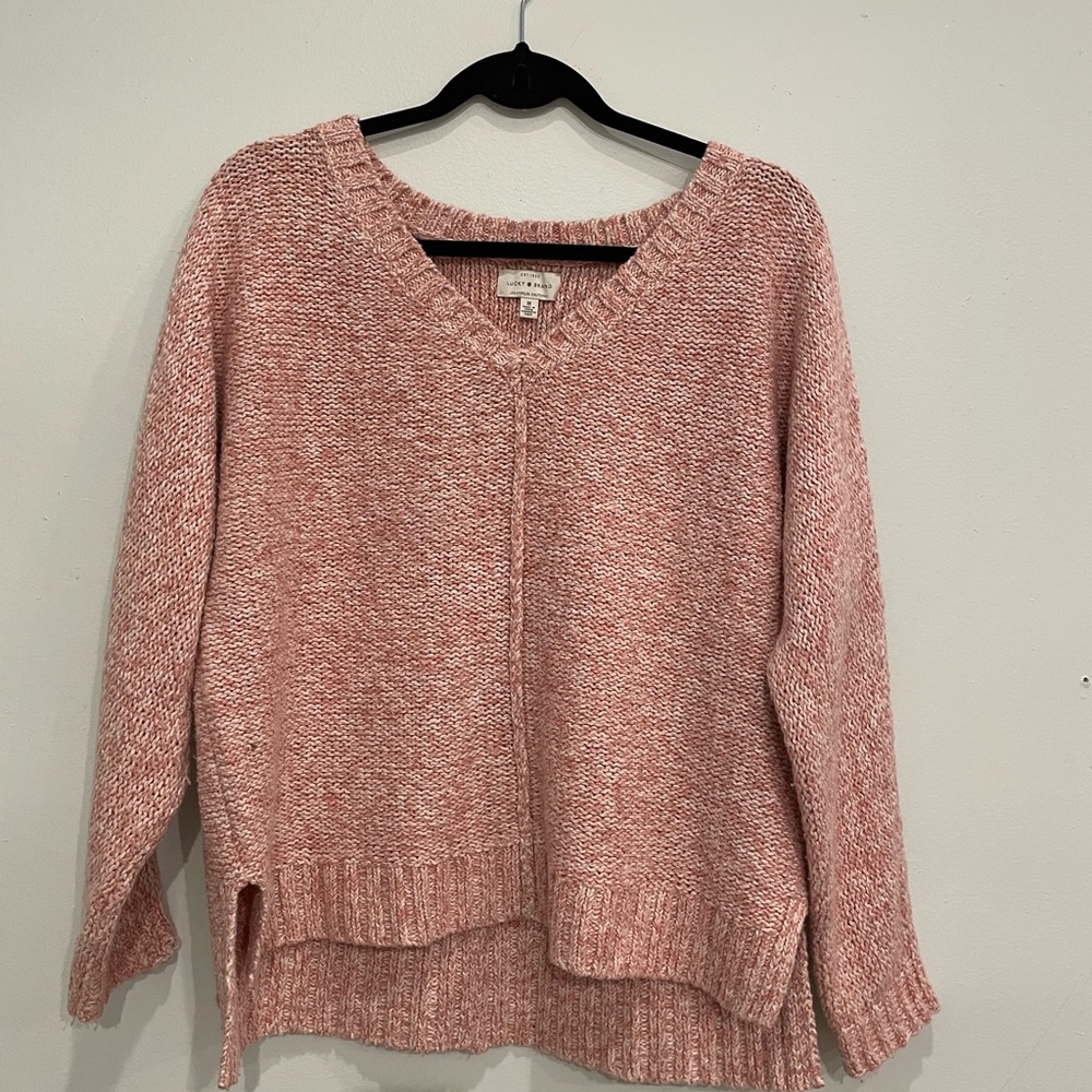 LUCKY BRAND super soft PINK SWEATER EUC MED center seam P2P22”slight high low